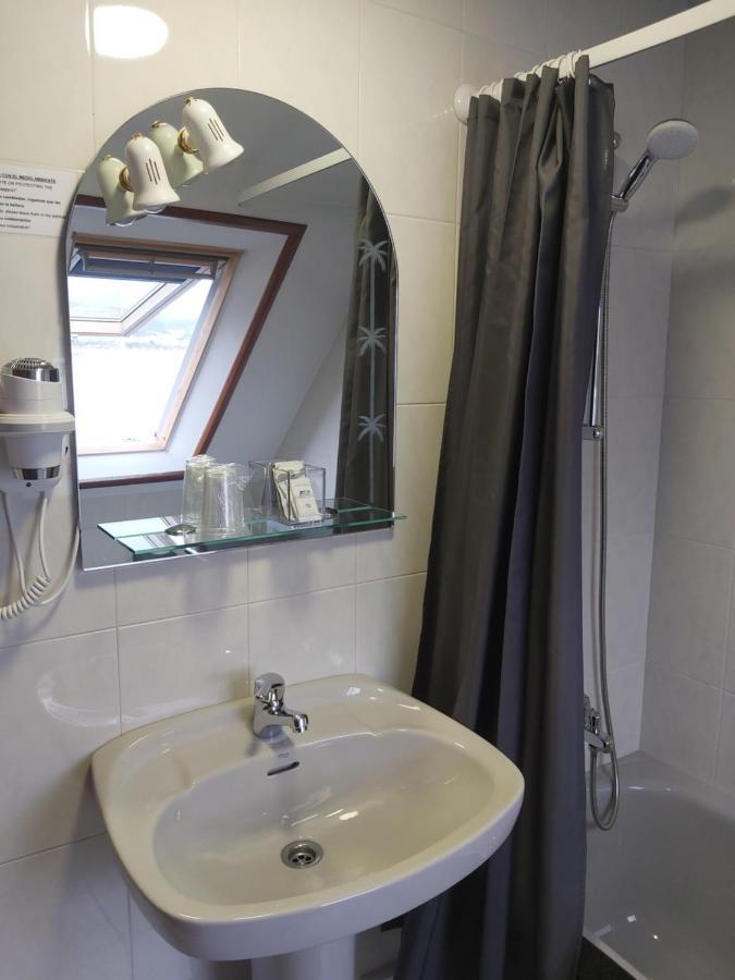 Hostal O Forno Porto do Barqueiro Rum bild