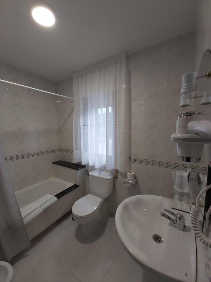 Hostal O Forno Porto do Barqueiro Rum bild
